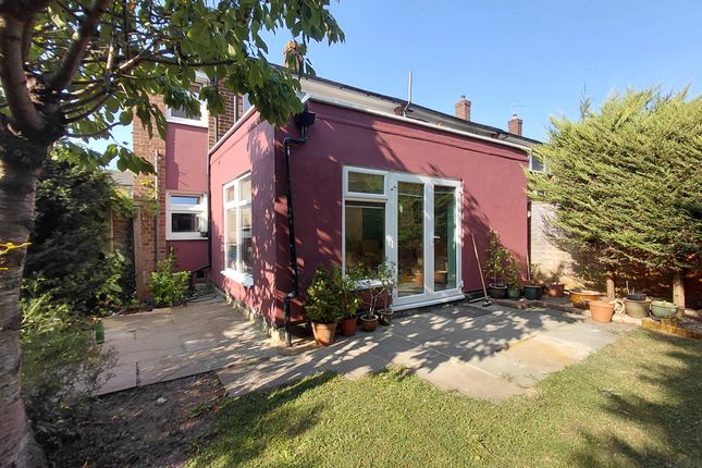 48 De Montfort Road, London photo 4