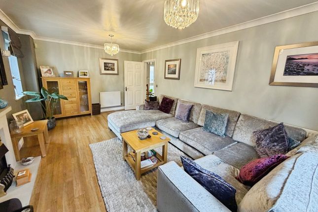 3, Caspian Gardens, Westbury photo 4