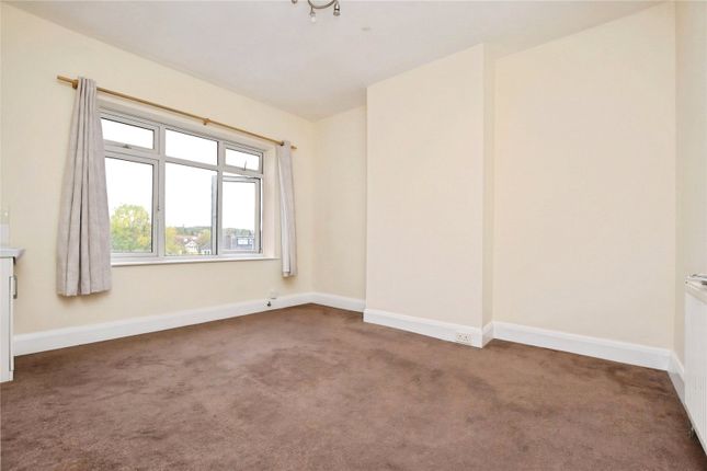 135a, High Street, Ilford photo 2