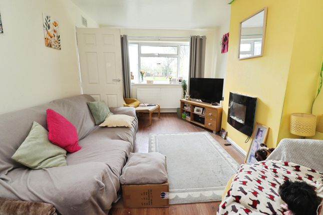 23, St. Matthews Close, Lincoln photo 3