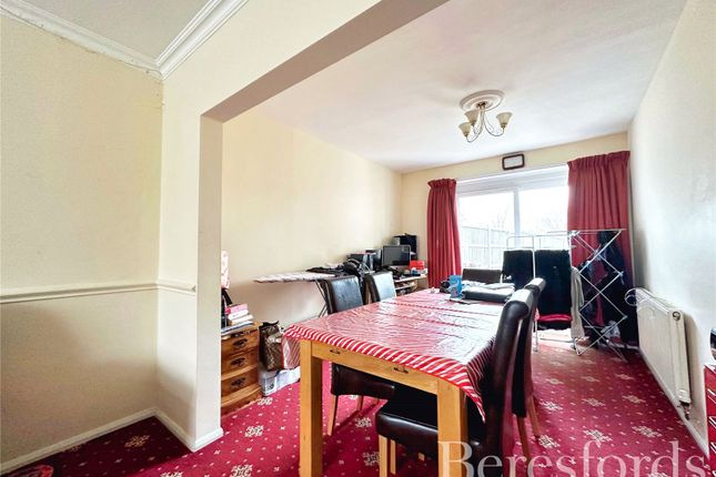 36, Suttons Lane, Hornchurch photo 4