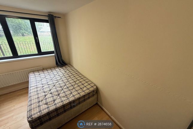 Summerwood Road R, Isleworth photo 5