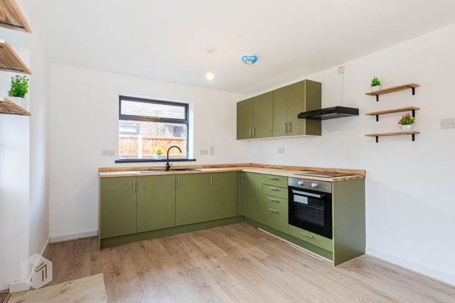 35 Broadstone Road, Bolton photo 4