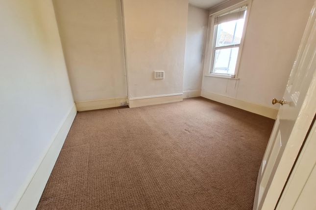 Flat to rent in Portland Road, Hove