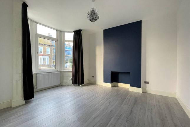 Thumbnail Room to rent in Dagnall Park, London