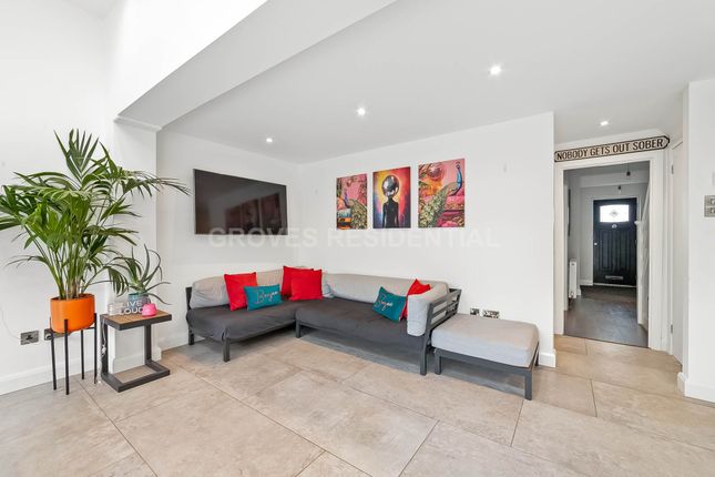 Bargate Close, New Malden photo 4