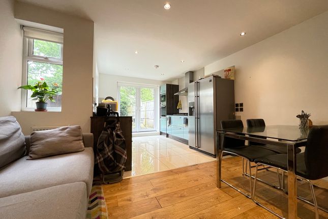 3C, Burney Avenue, Surbiton photo 3