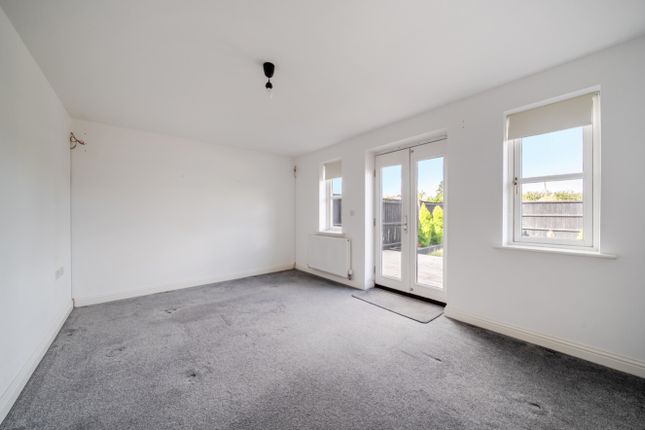 21, Chilvers Close, Grantham photo 3