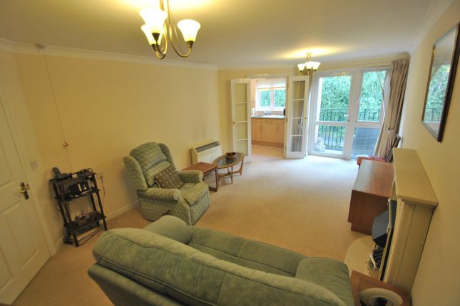 25, St Michaels Court, Cheltenham photo 4