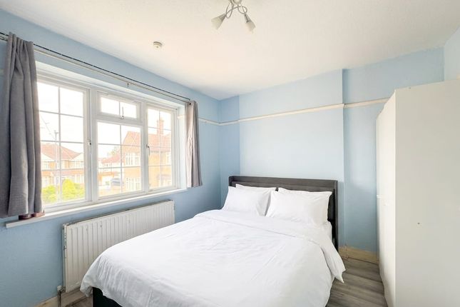 Chestnut Court, Wembley photo 4