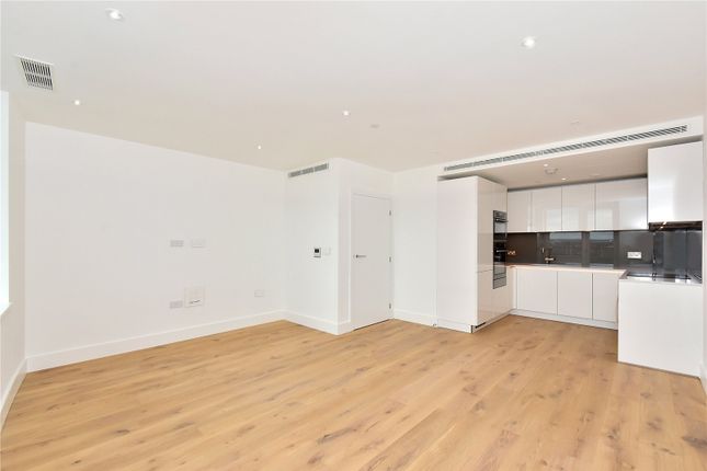 Flat 91, Lombard Wharf, Battersea photo 4