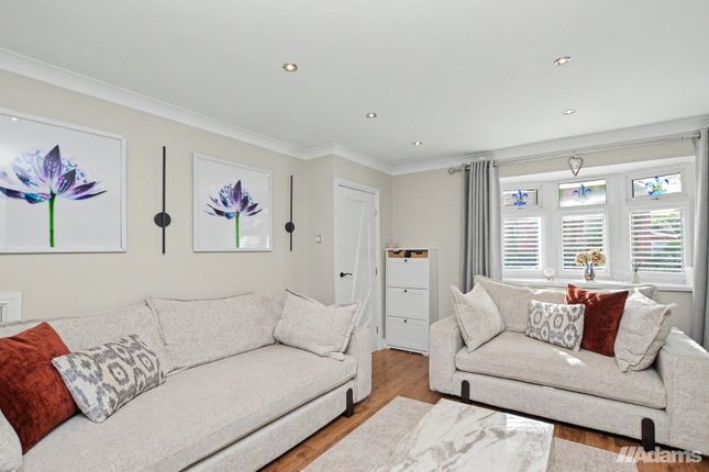 Helston Close, RUNCORN photo 2