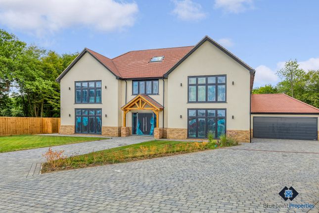 4 &amp; 5 Bedroom Detached Homes