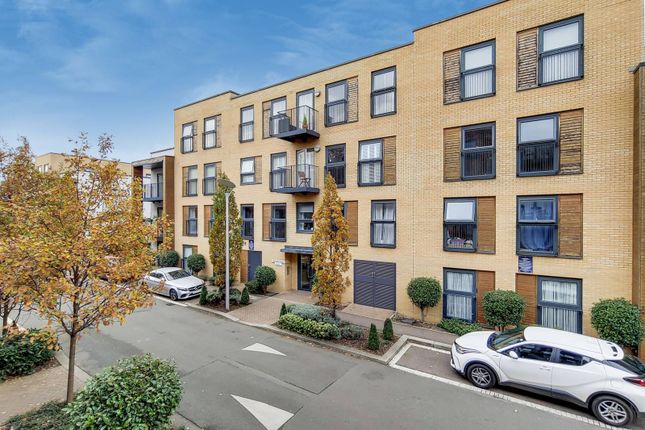 Madeleine Court, HA7, Stanmore photo 2