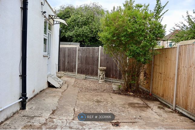 St James Road, Sutton photo 2