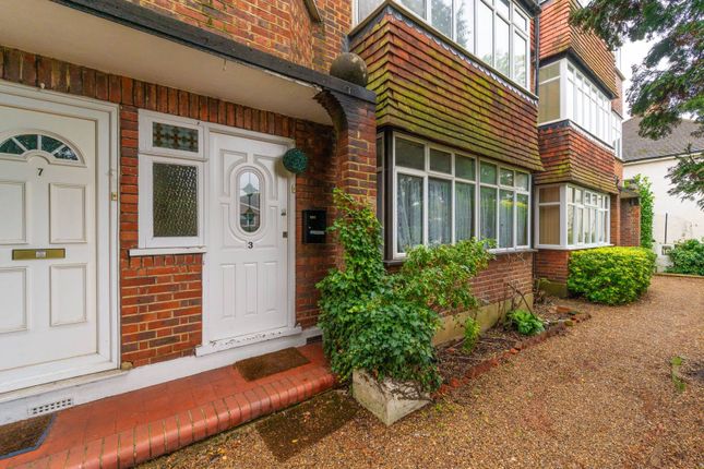 Thumbnail Flat for sale in Coombe Court, South Croydon, Croydon
