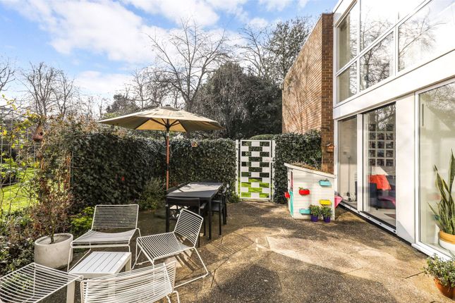 Terraced house for sale in Cottenham Drive, London