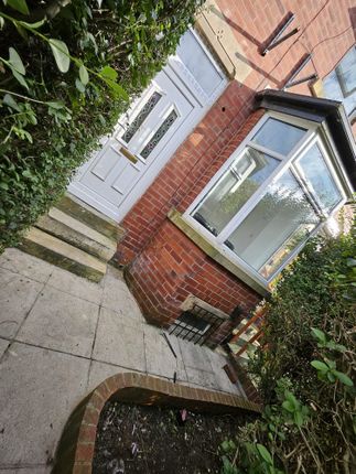 Thumbnail Shared accommodation to rent in Nowell Mount, Leeds