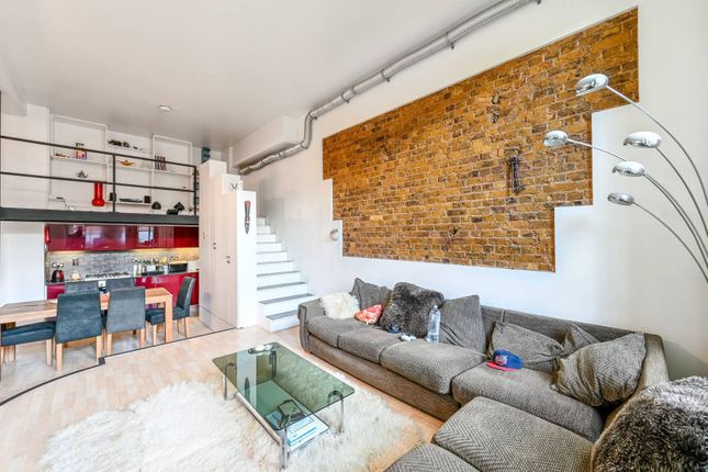 Flat for sale in Institute Place, Hackney, London
