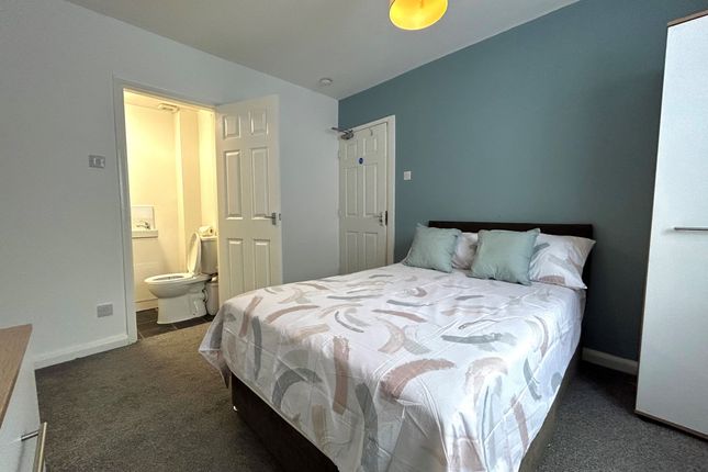 Thumbnail Room to rent in Carr House Road, Doncaster
