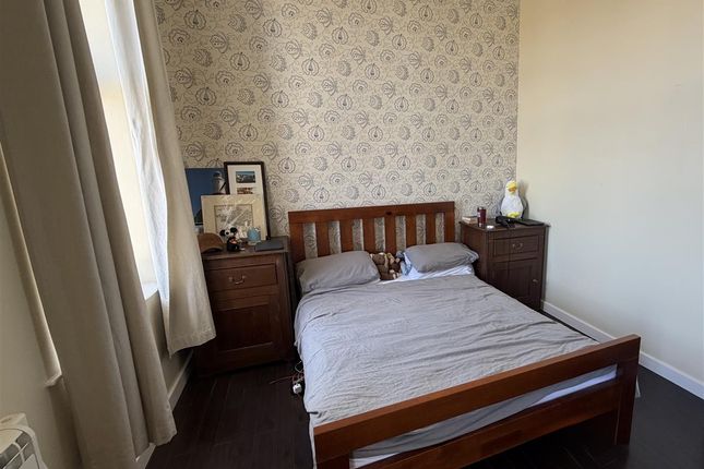 63, Wellington Court, Weymouth photo 3