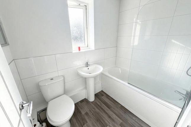 226 Darton Lane, Barnsley photo 4
