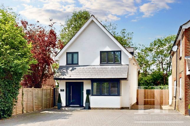 Thumbnail Detached house for sale in Horsham Road, Crawley