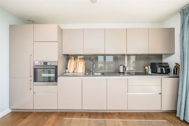 Flat 51 Maltby House, 2, Ottley Drive, Kidbrooke photo 4