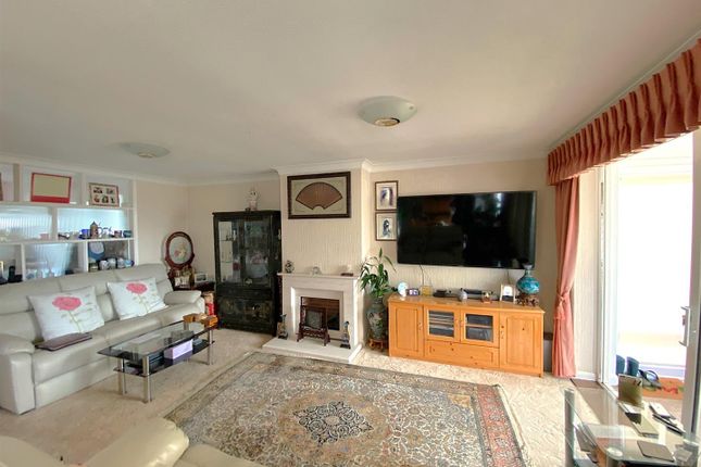 59, Links Drive, Bexhill on Sea photo 3