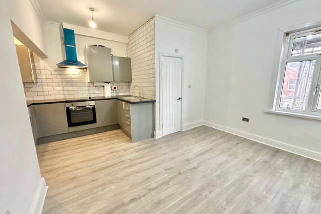 Flat 2, 60, Hartlepool Road, Coventry photo 2