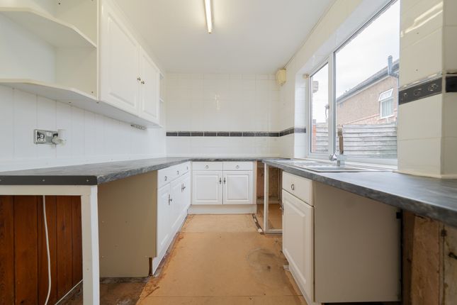 22 Astill Drive, Leicester photo 4