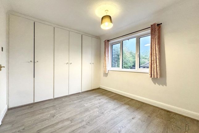 47 Bradbridge Green, Ashford photo 2