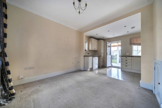 7, Poplar Road, Grimsby photo 4