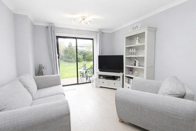 6 Cavendish Court, 15 Holmwood Gardens, Wallington photo 4