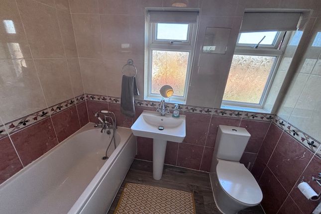 End terrace house to rent in Netherton Road, Yeovil