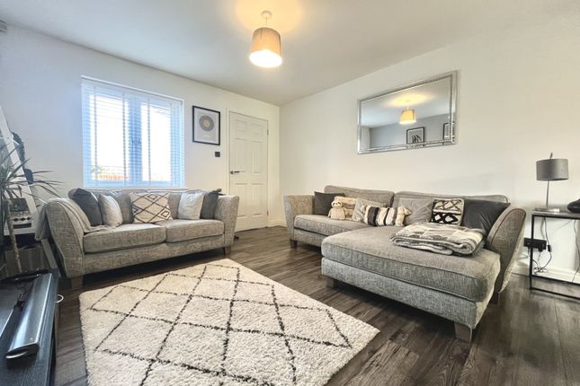 30 Calico Close, SALFORD photo 3