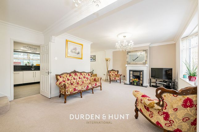 67 Romford Road, Chigwell photo 2