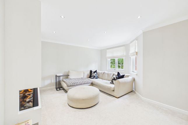 8 Leven Road, Hamilton photo 3
