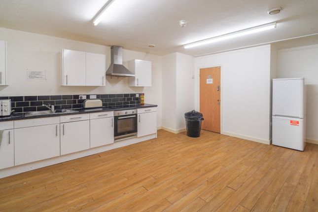 Room 49 Gratton House 136, Sunbridge Road, Bradford photo 4