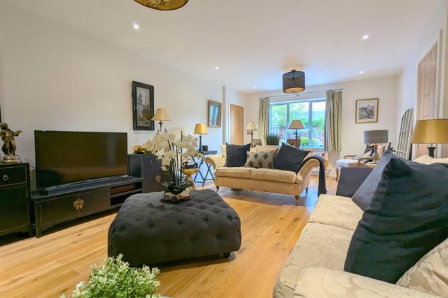 Pear Tree House, Welland Road, Hanley Swan photo 2