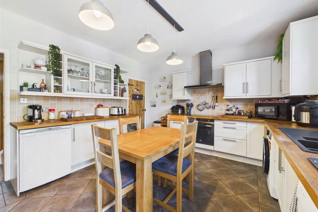 14, Victoria Street, Dronfield photo 3