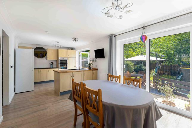 11, Washle Drive, Middleton Cheney photo 2