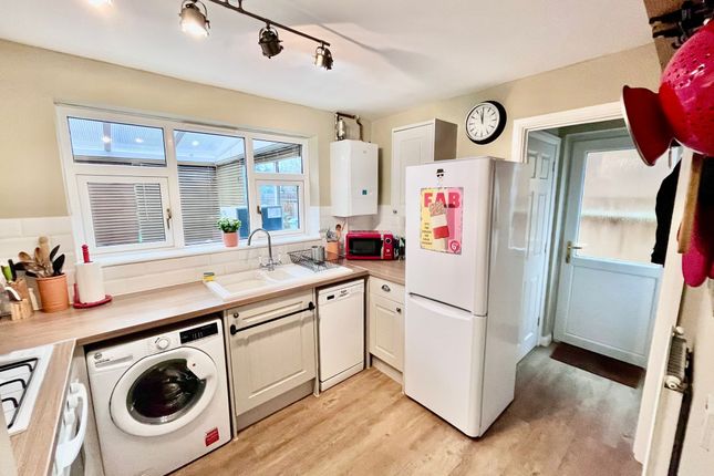 33 Whitton Way, Newport Pagnell photo 3
