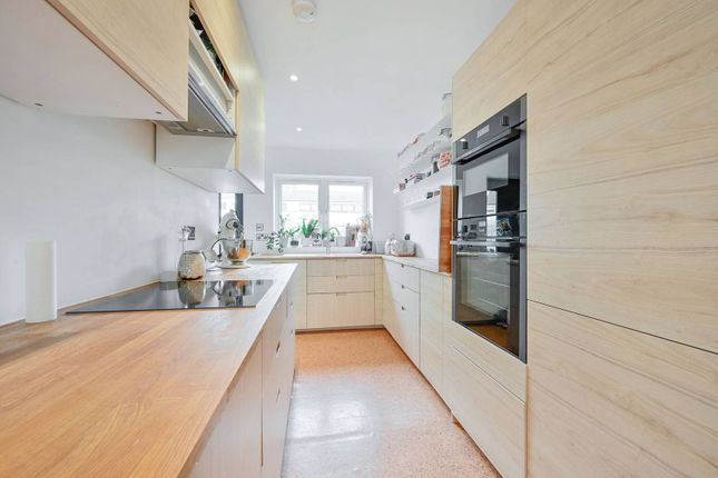 Property to rent in Ernest Gardens, Grove Park, London