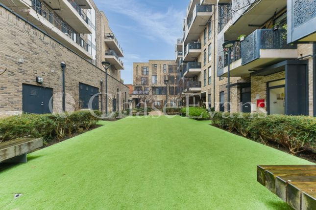 Flat for sale in Amelia Street, Elephant And Castle