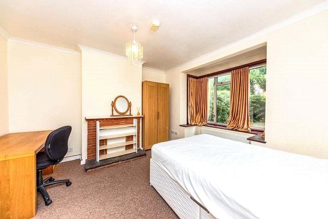 Room to rent in Glen Iris Avenue, Canterbury, Kent