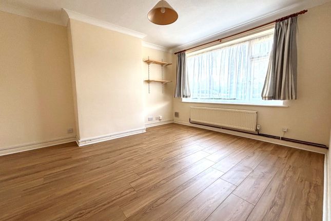 25, Brockenhurst Close, Canterbury photo 3