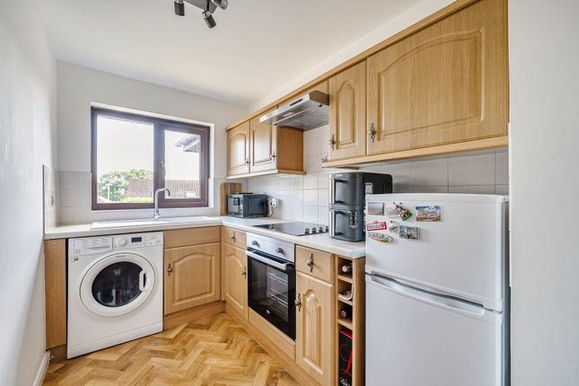 Hillview Court,Flat 5, Froud Way, Wimborne photo 4