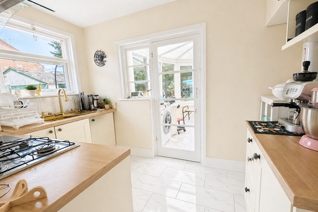 3, Woolsery Grove, Exeter photo 4