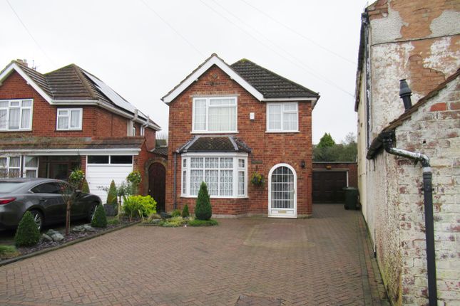 Wildmoor Lane Catshill Bromsgrove B61 3 Bedroom Detached House
